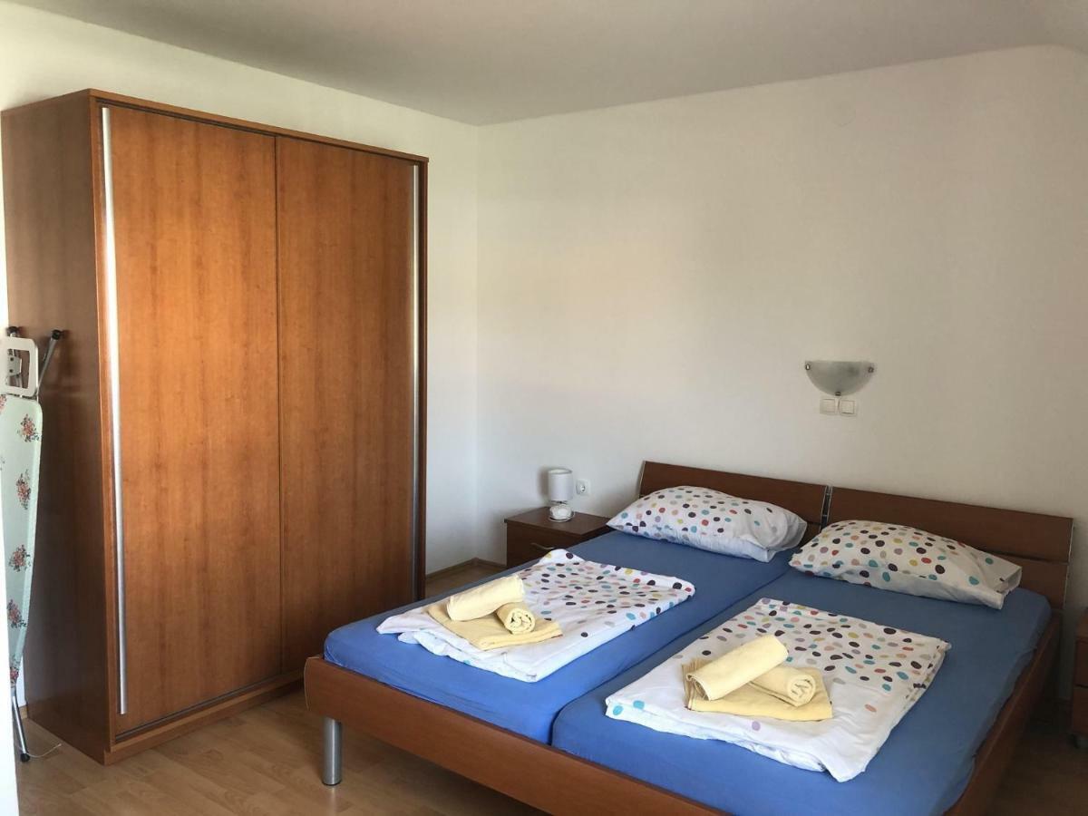 Apartment In Lopar/Insel Rab 37000 Екстериор снимка